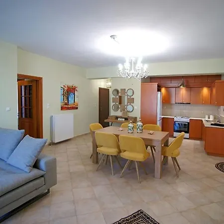 Apartment Luxury Kyparissia