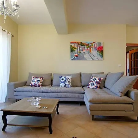 Luxury Kyparissia